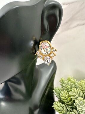 💛Vintage Monet Gold Tone Crystal Cluster Earrings